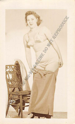Adult B&W Photo 1940s/50s 2.5x4 Beautiful Brunette Seductively Undressing 55MH