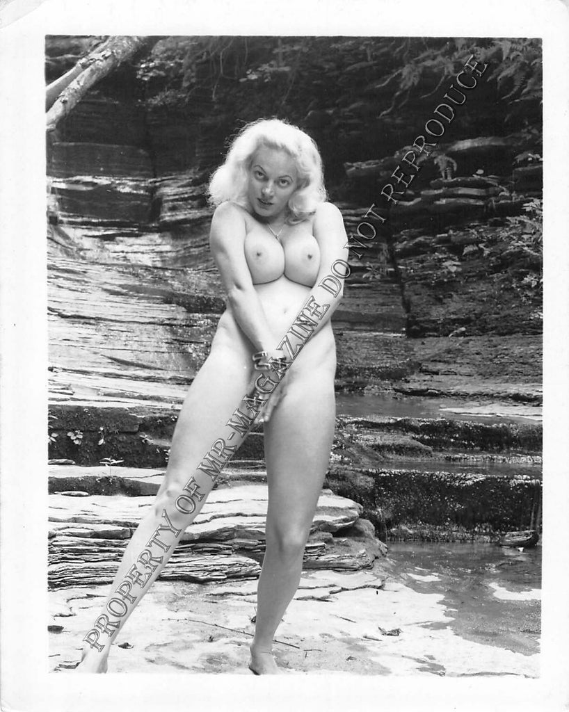 Adult Vintage 1950s B&W Photo 4x5 Busty Blonde Nude Showing Huge Tits 229FE