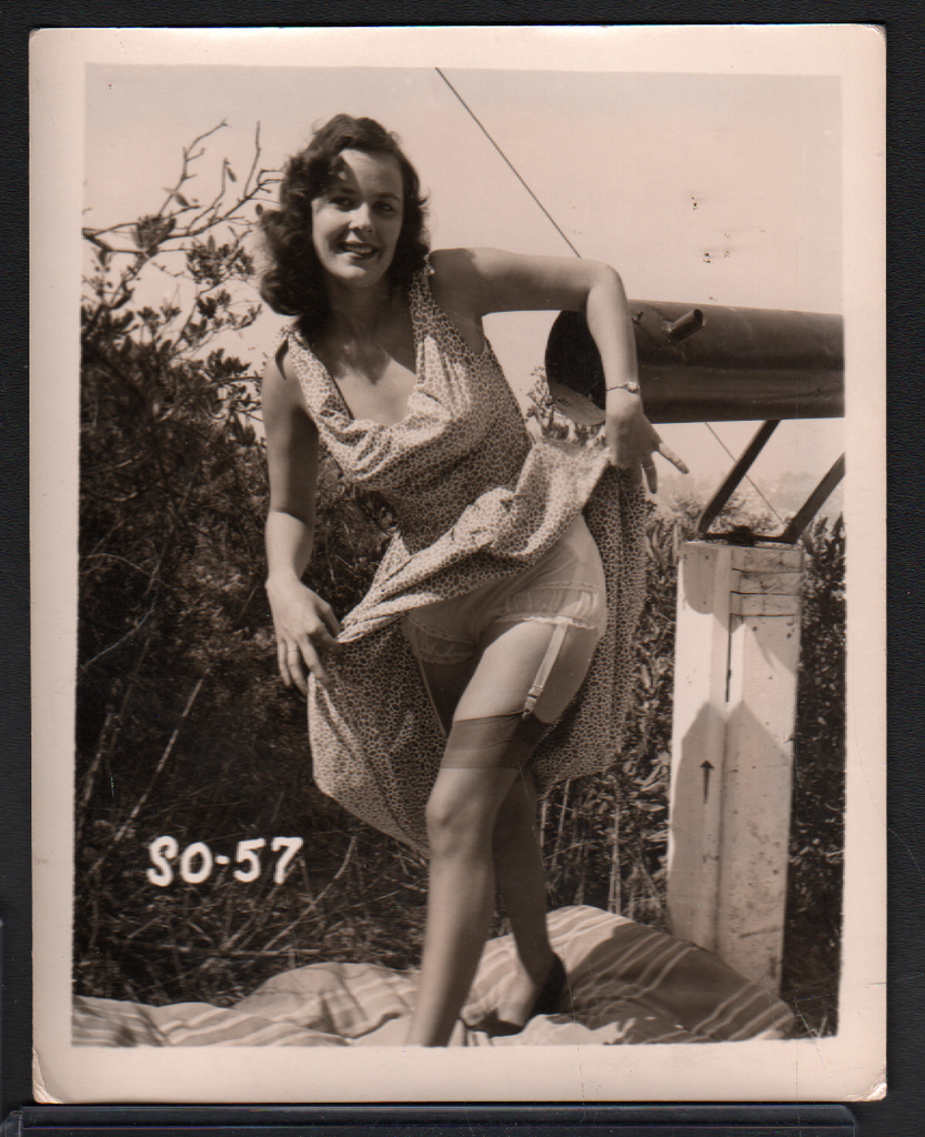 Vintage B&W Pinup Risque Photo 4"x5" Sexy Woman Cheesecake AC108