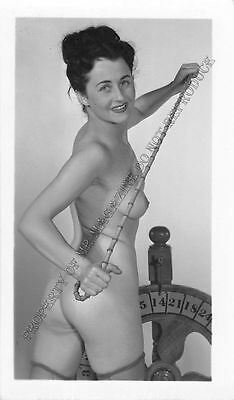 Adult B&W Photo 1940s/50s 2.5x4 Beautiful Brunette Posing Nude Pin Up 222MG