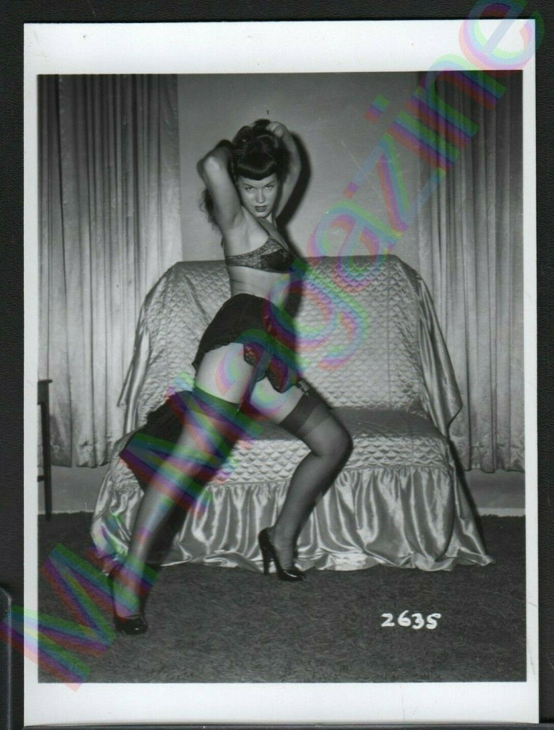 Beautiful Bettie Page B&W Risque Pinup 3.5" x 4.5" Sexy Cheesecake AZ110