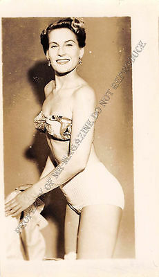 Adult B&W Photo 1940s/50s 2.5x4" Beautiful Brunette Posing in Sexy Lingerie 36MF