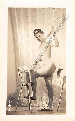 Adult B&W Photo 1940s/50s 2.5x4" Beautiful Brunette Posing Nude Seductively 91MF