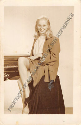 Adult Vintage B&W Photo 2.5x4 Sexy Pin Up Lesbians Undressing Strip Tease 137HR