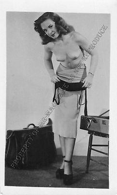 Adult B&W Photo 1940s/50s 2.5x4 Beautiful Brunette Undressing Vintage 122MF