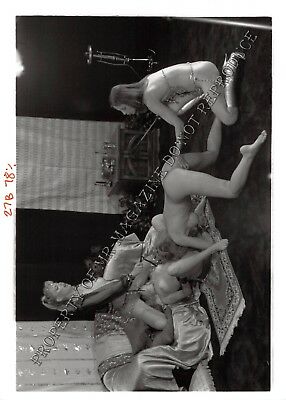 Adult Vintage B&W Photo 5x7 HOM Bondage Sexy Lesbians Bound & Dominated 199HZ