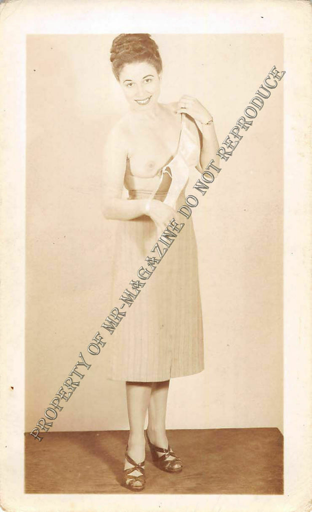 Adult Vintage 1950s B&W Photo 2.5x4 Sexy Brunette Pin Up Model Undressing 60FG