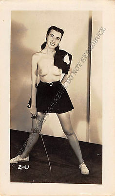 Adult B&W Photo 1940s/50s 2.5x4" Beautiful Brunette Nude Fencing Sword 61MF