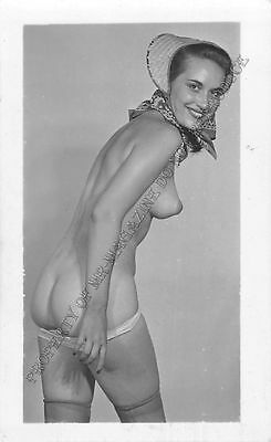 Adult B&W Photo 1940s/50s 2.5x4 Beautiful Brunette Seductively Undressing 90MH