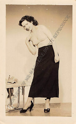 Adult B&W Photo 1940s/50s 2.5x4" Beautiful Brunette Posing While Clothed 16MF