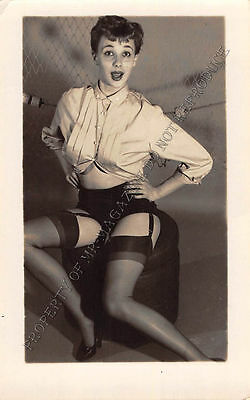 Adult B&W Photo 1940s/50s 2.5x4 Beautiful Brunette Clothed Seductive Pose 286MG