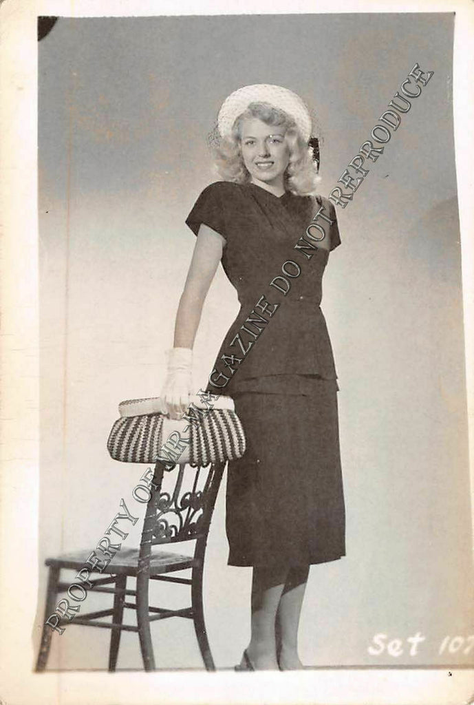 Adult B&W Photo Vintage 2.5x4" Sexy HOT Blonde Nude Stripping Seductive 125FS