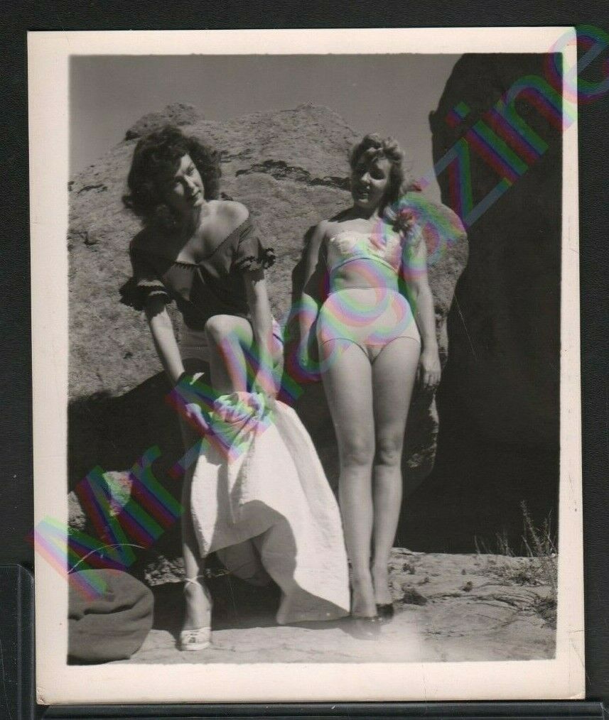 Vintage B&W Risque Pinup 4" x 5" Sexy Blonde and Brunettes Cheesecake AU23