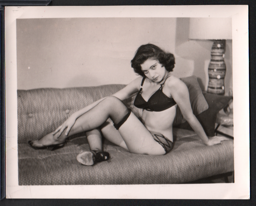 Vintage Pinup B&W Risque Photo 4"x5" Sexy Woman Posing Cheesecake AC3