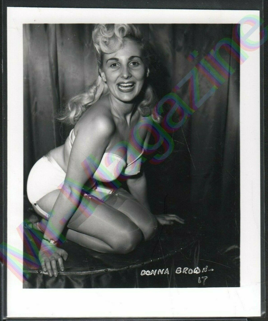 Vintage B&W Risque Pinup 4" x 5" Sexy Blonde Donna Brown Cheesecake BG22
