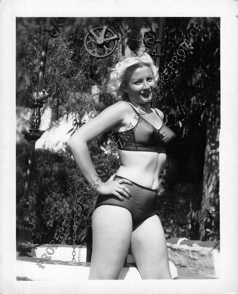 Adult Vintage 1950s B&W Photo 4x5 Beautiful Blonde in Lingerie Undressing 6FF