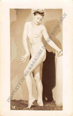 Adult B&W Photo 1940s/50s 2.5x4" Beautiful Brunette Posing Nude Seductively 68MF