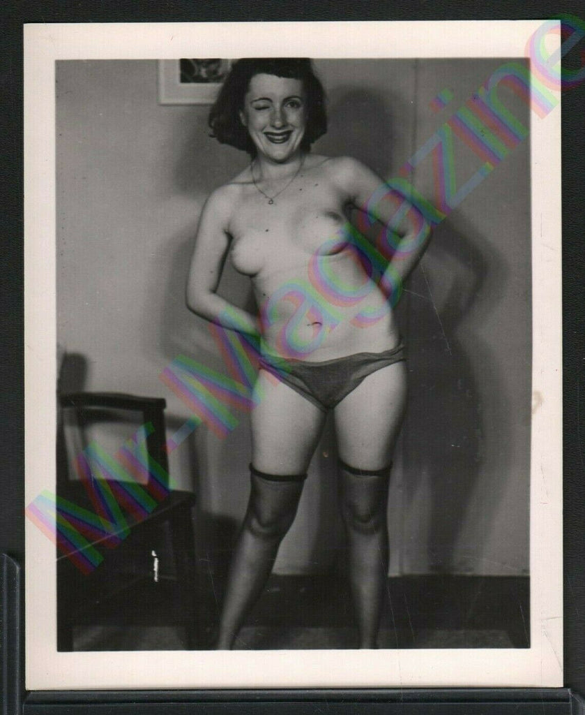 Vintage B&W Risque Pinup 3.5" x 4.5" Sexy Brunette Cheesecake AY36