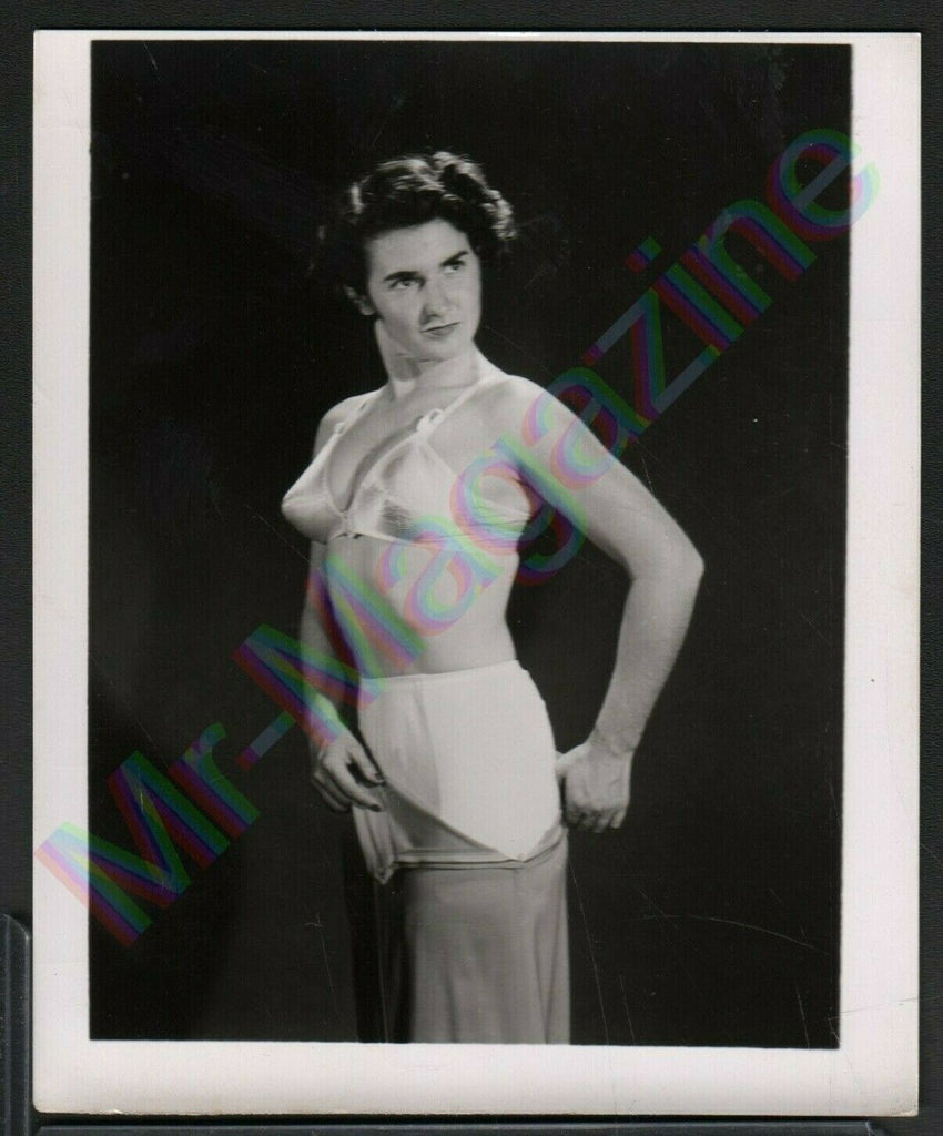 Vintage B&W Risque Pinup 4" x 5" Sexy Brunette Cheesecake BH94