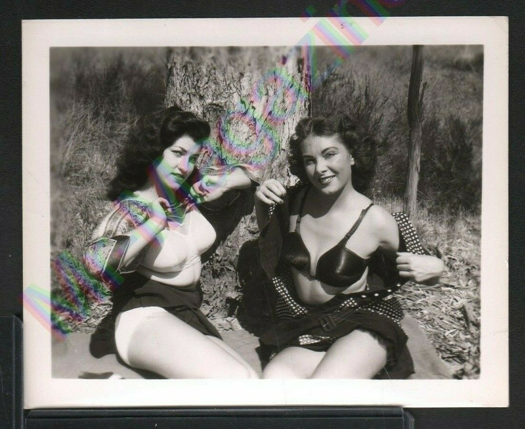 Vintage B&W Risque Pinup 4" x 5" Two Sexy Brunettes Cheesecake AU53