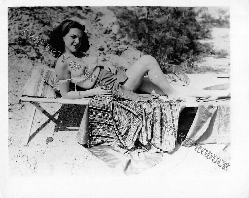 Adult Vintage 1950s B&W Photo 4x5 BeautifulSexy Brunette Big Puffy Nipples 238FF