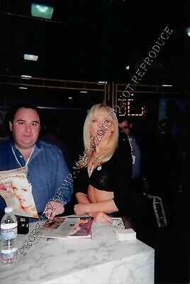 Nina Hartley Candid Original 4x6 Photo Color Star at Porn Convention 146ig