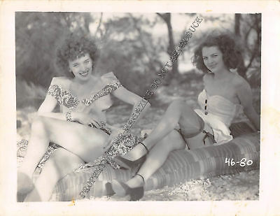 Adult Vintage B&W Photo 4x5 Beautiful Group of Lesbians Posing Undressing 45HP