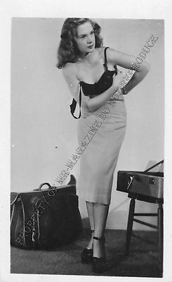 Adult B&W Photo 1940s/50s 2.5x4 Beautiful Brunette Undressing Vintage 123MF