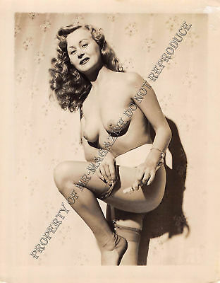 Adult Vintage B&W Photo 4x5 Beautiful Brunette Posing Undressing Sexy Nude 90HP