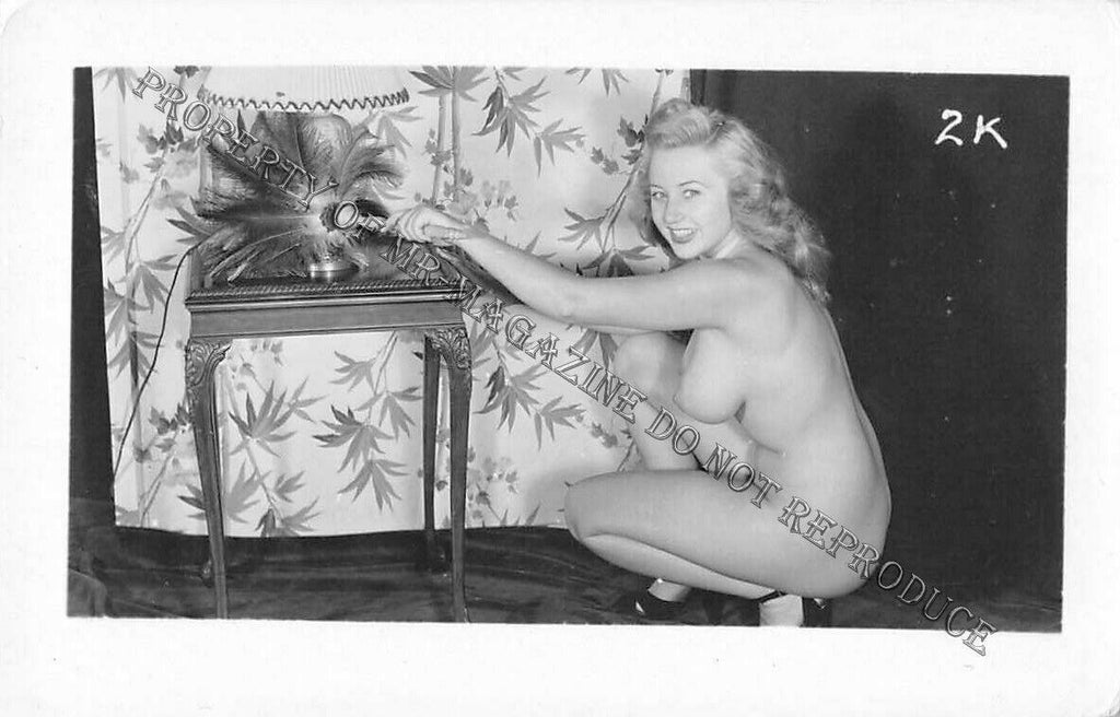 Adult Vintage 1950s B&W Photo 2.5x4 Beautiful Blonde Pin Up Sexy Nude 22FG