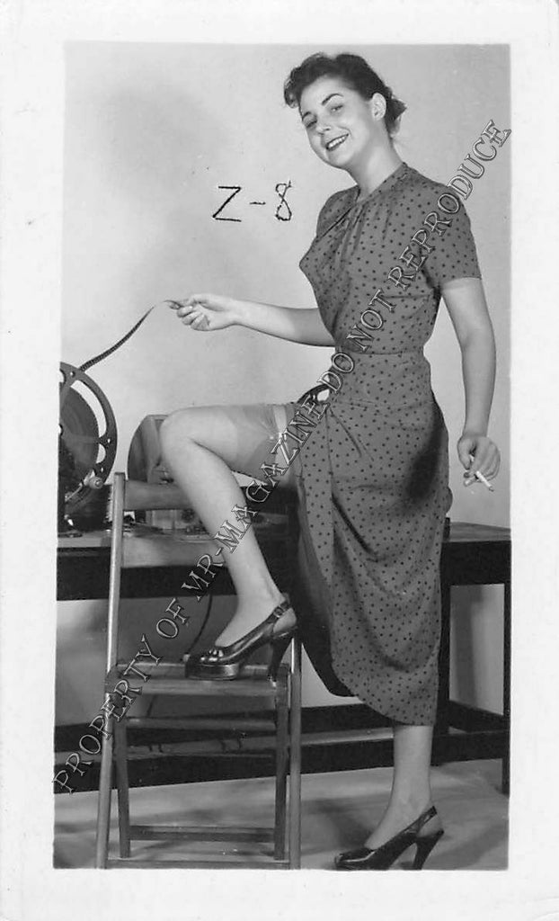 Adult Vintage 1950s B&W Photo 2.5x4 Sexy Pin Up Model Smoking Cigarette 43FG