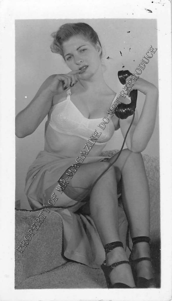 Adult Vintage 1950s B&W Photo 2.5x4 Sexy Pin Up Model on Phone Panty Hose 45FG