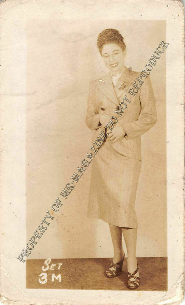 Adult Vintage 1950s B&W Photo 2.5x4 Sexy Brunette Pin Up Model Undressing 62FG