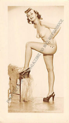 Adult B&W Photo 1940s/50s 2.5x4 Beautiful Brunette Posing Nude Pin Up 211MG