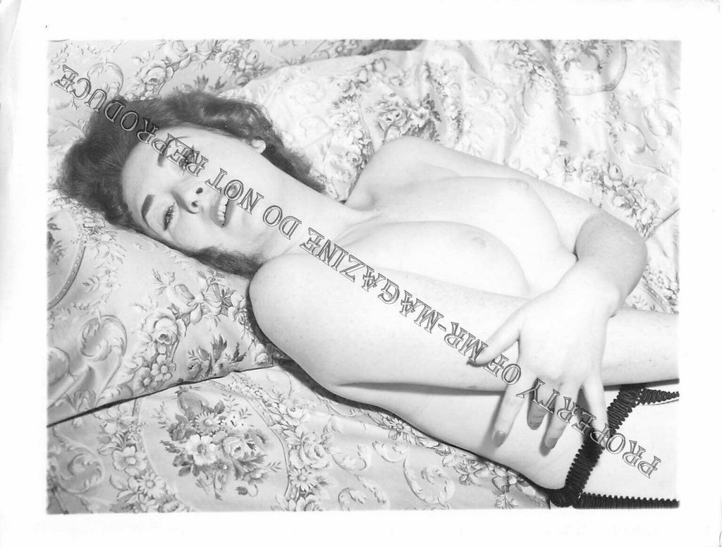 Adult Vintage 1950s B&W Photo 4x5 Sexy Busty Brunette Nude Showing Tits 139FE