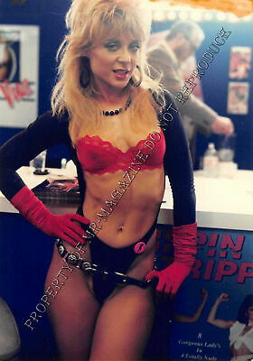 Nina Hartley Candid Original 3.5x5 Photo 1990s Sexy Outfit at a Convention 49ih