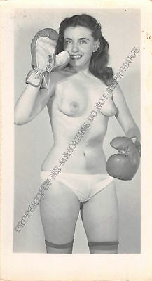 Adult B&W Photo 1940s/50s 2.5x4 Beautiful Brunette Posing Topless Pin Up 207MF