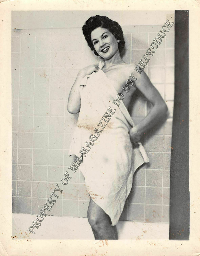Adult Vintage 1950s B&W Photo 4x5 Sexy Brunette Taking Off Lingerie 215FF