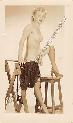 Adult B&W Photo 1940s/50s 2.5x4 Beautiful Blonde Seductively Undressing 277MH
