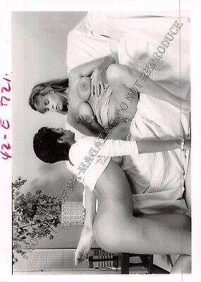 Adult 1990s B&W Photo 5x7 Ashley Renee & Beautiful Lesbian Licking Pussy 119RZ