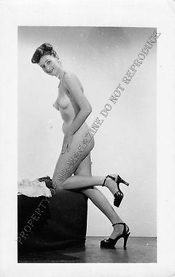 Adult B&W Photo 1940s/50s 2.5x4 Beautiful Brunette Posing Nude Pin Up 198MG