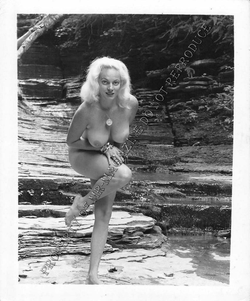 Adult Vintage 1950s B&W Photo 4x5 Busty Blonde Nude Showing Huge Tits 231FE