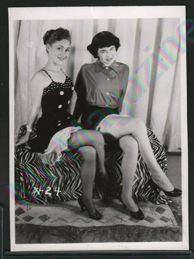 Vintage B&W Risque Pinup 3.5" x 5" Two Sexy Brunettes Cheesecake AY89