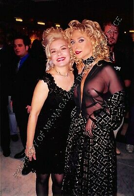 Nina Hartley Candid Original 4x6 Photo 1990s Porn Star Convention with Fan 383ig