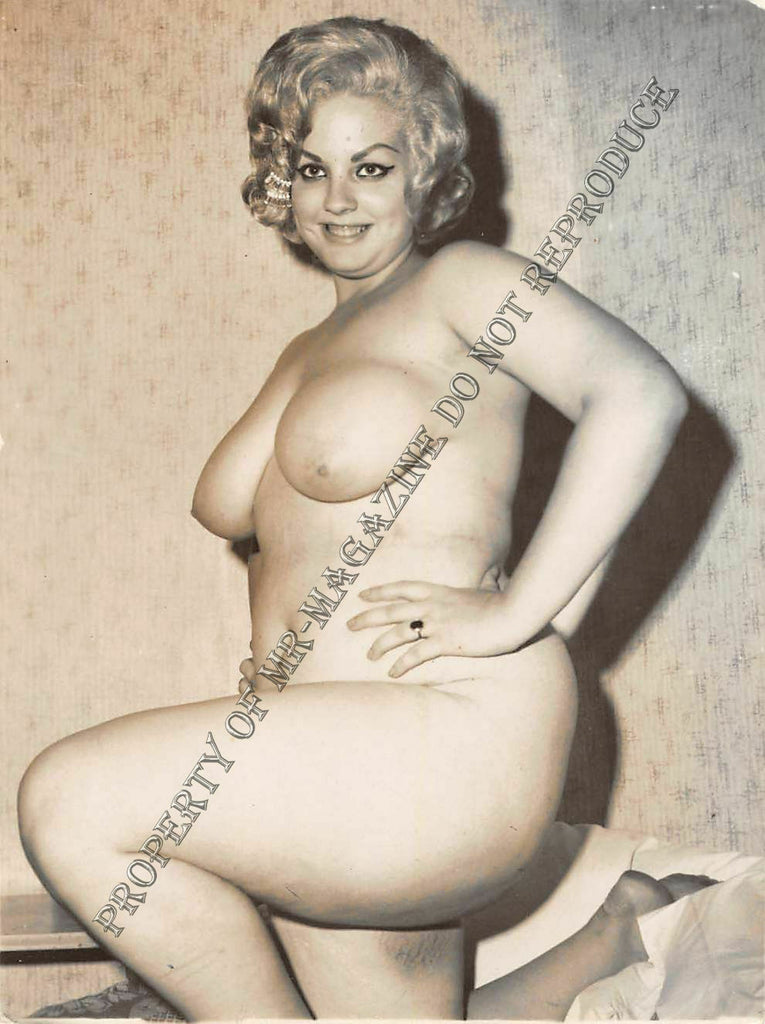 Adult Vintage 1950s B&W Photo 3.5x4.5 Busty Blonde Nude Showing Huge Tits 237FE