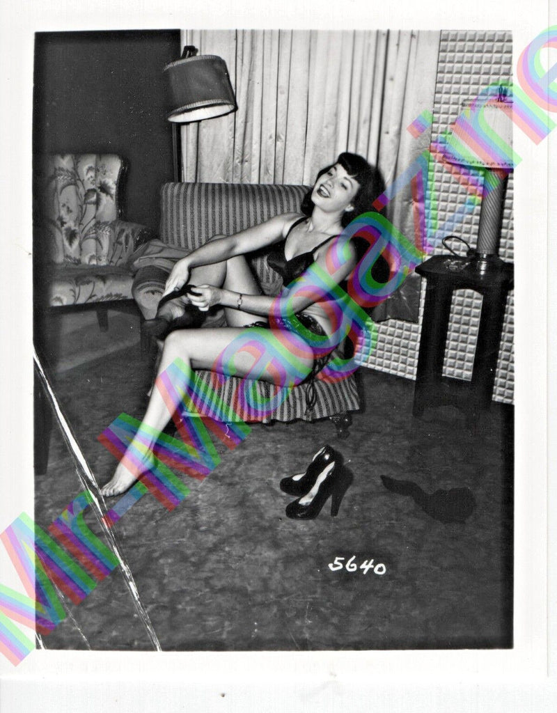 Vintage B&W Risque Pinup 4" x 5" Sexy Bettie Page Cheesecake BL61