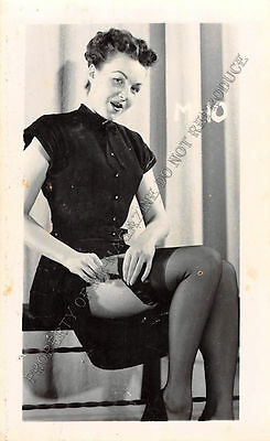 Adult B&W Photo 1940s/50s 2.5x4 Beautiful Brunette Clothed Seductive Pose 283MG
