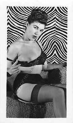 Adult B&W Photo 1940s/50s 2.5x4 Beautiful Brunette Seductively Undressing 100MH