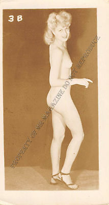 Adult B&W Photo 1940s/50s 2.5x4 Beautiful Blonde Nude Posing Seductively 181MH
