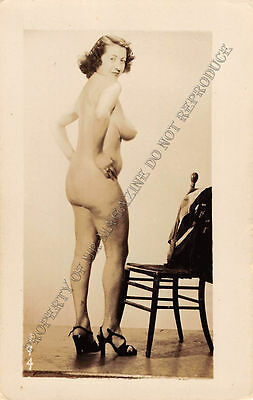 Adult B&W Photo 1940s/50s 2.5x4" Beautiful Brunette Posing Nude Seductively 63MF